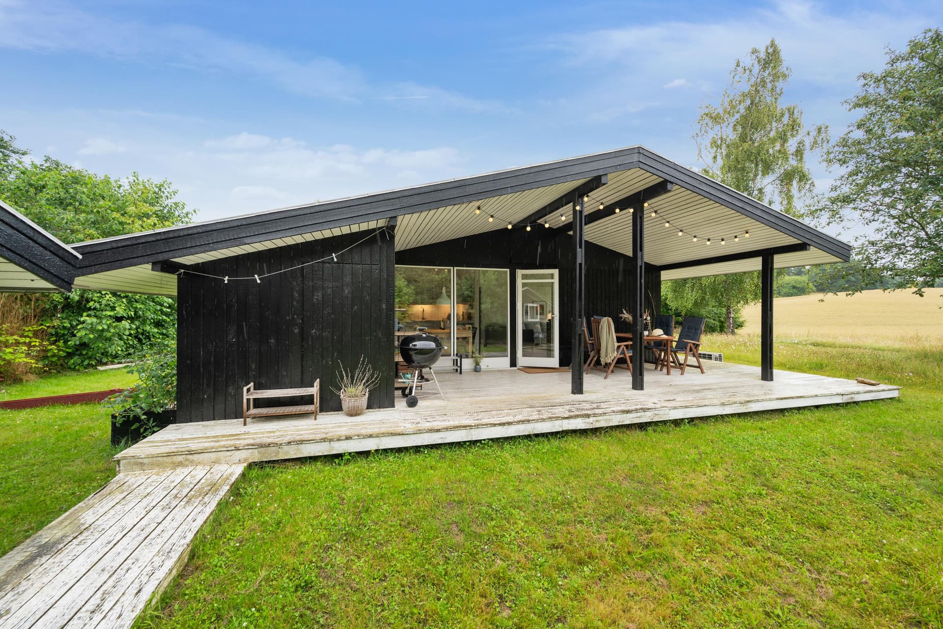 Apollovej 7, Knebel - Bild 1