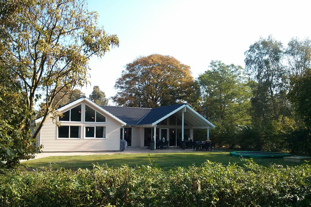 Handicapvenligt sommerhus med pool i Dronningmølle - Bild 1