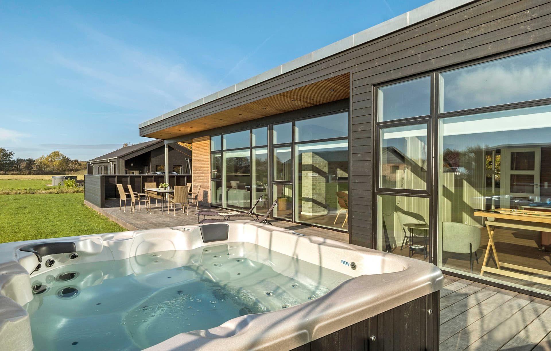 Moderne sommerhus med spa, sauna og aktivitetsrum i Øster Hurup - Bild 1