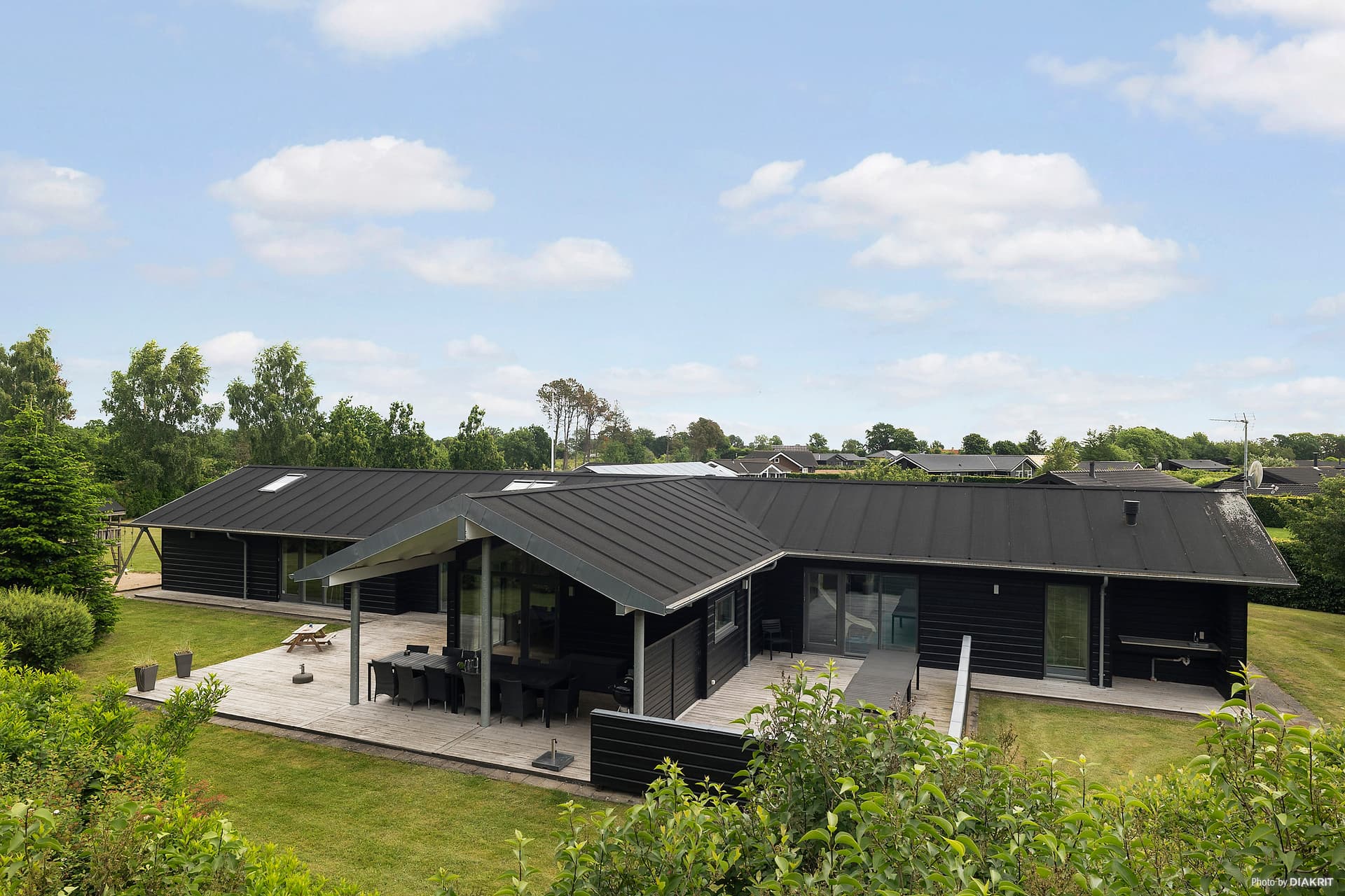 Stort poolsommerhus i Øster Hurup med aktiviteter og privat beliggenhed - Bild 1